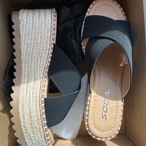 Soda platform sandal